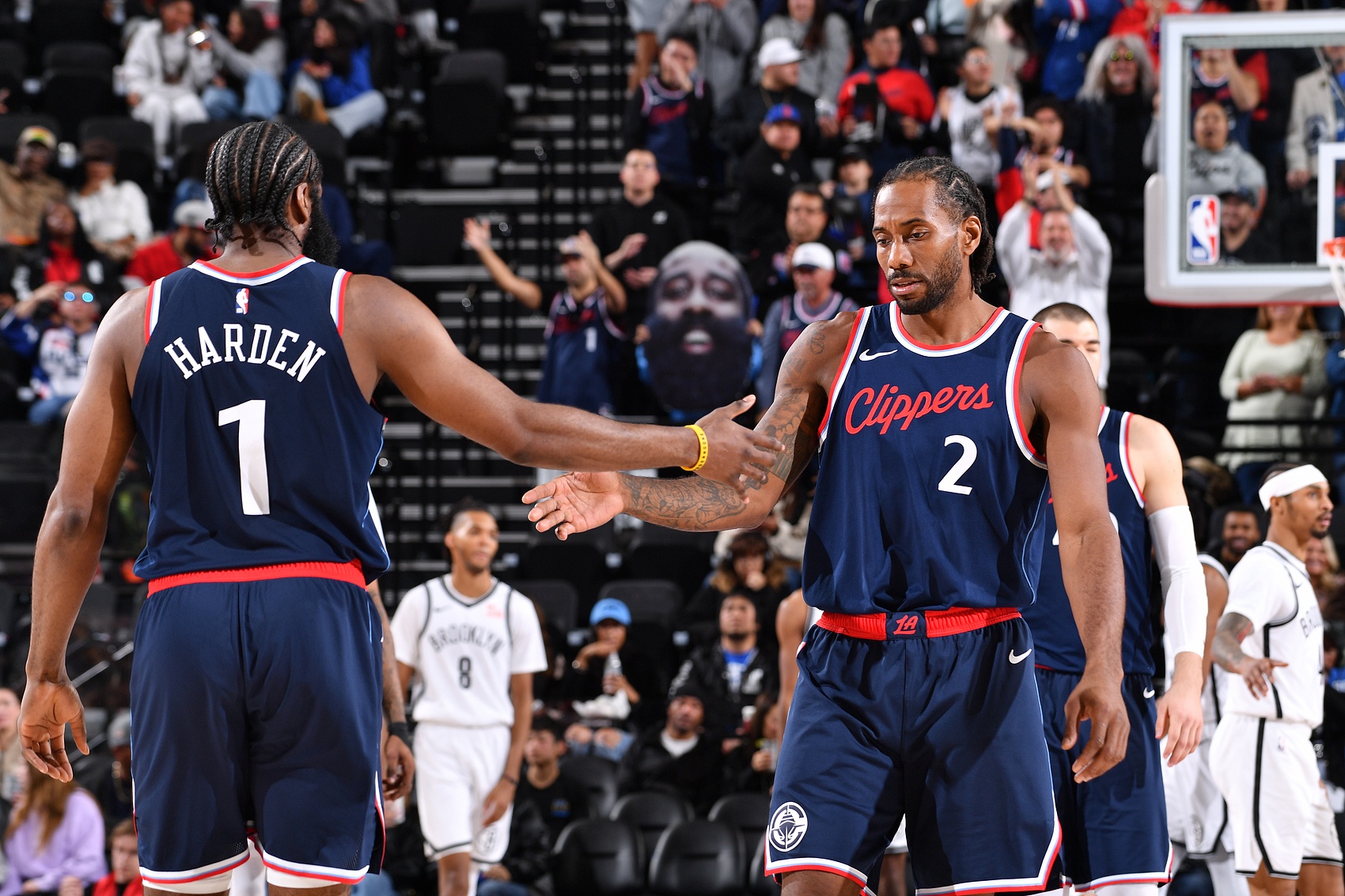 火箭末节崩盘五连败 独行侠主场让分过关