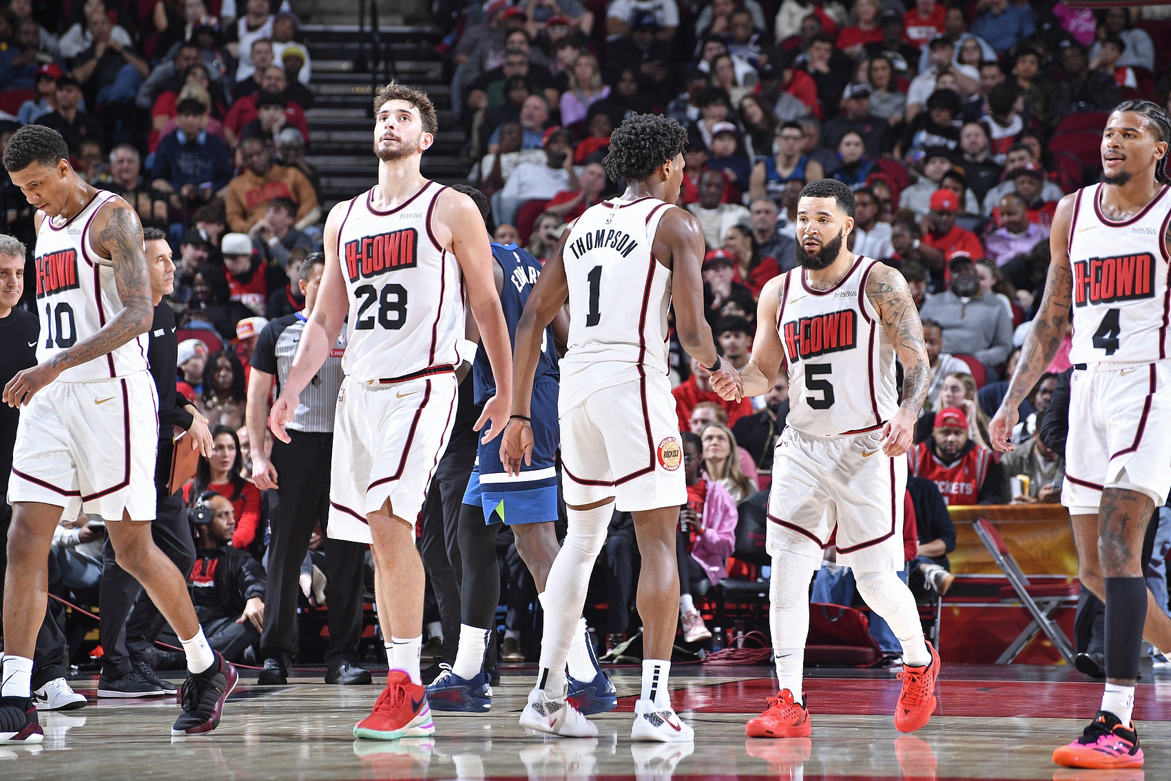 范弗里特直言火箭化学反应非刻意营造 团队凝聚力源于球员自发延续