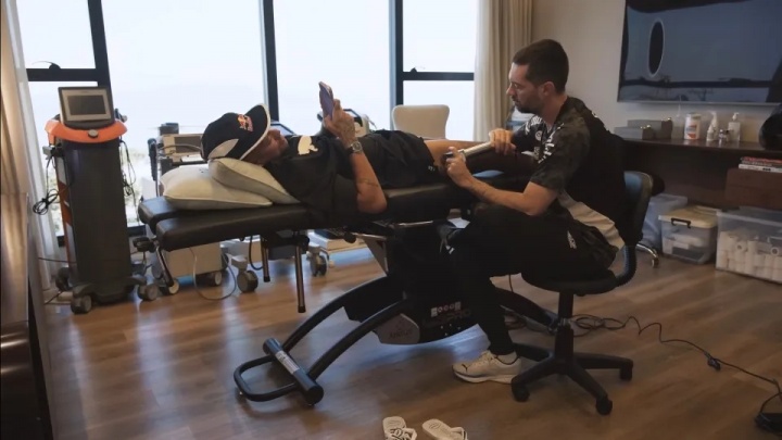 内马尔Vlog全景：落选巴西队反应 桑托斯训练日常与私人空间