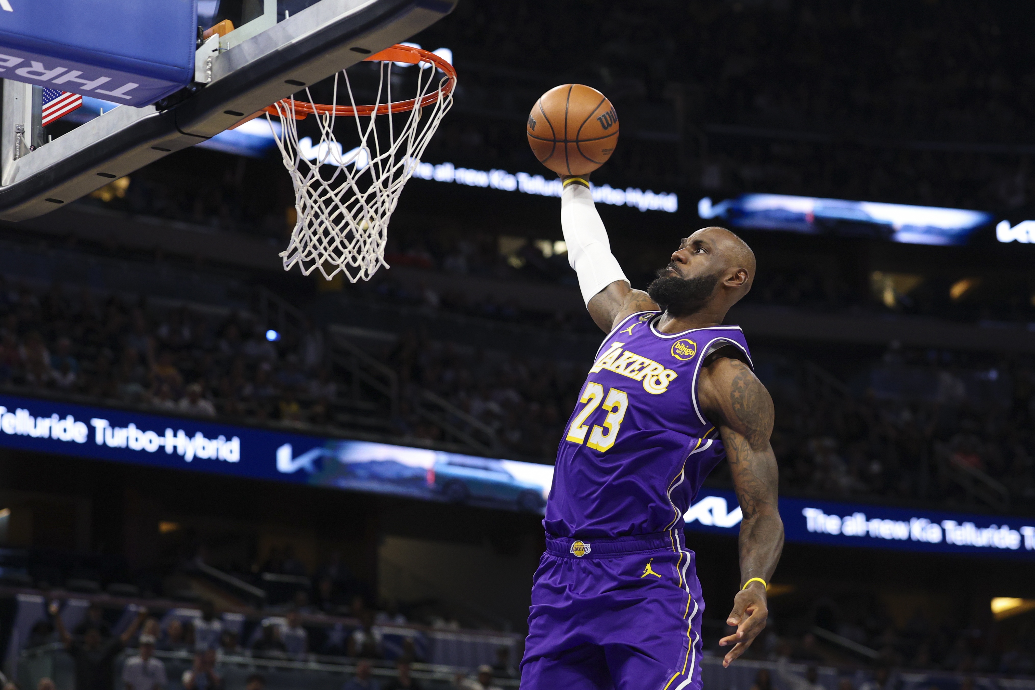 ESPN名记：詹姆斯5000万年薪时代或终结 降薪留湖人成唯一现实路径