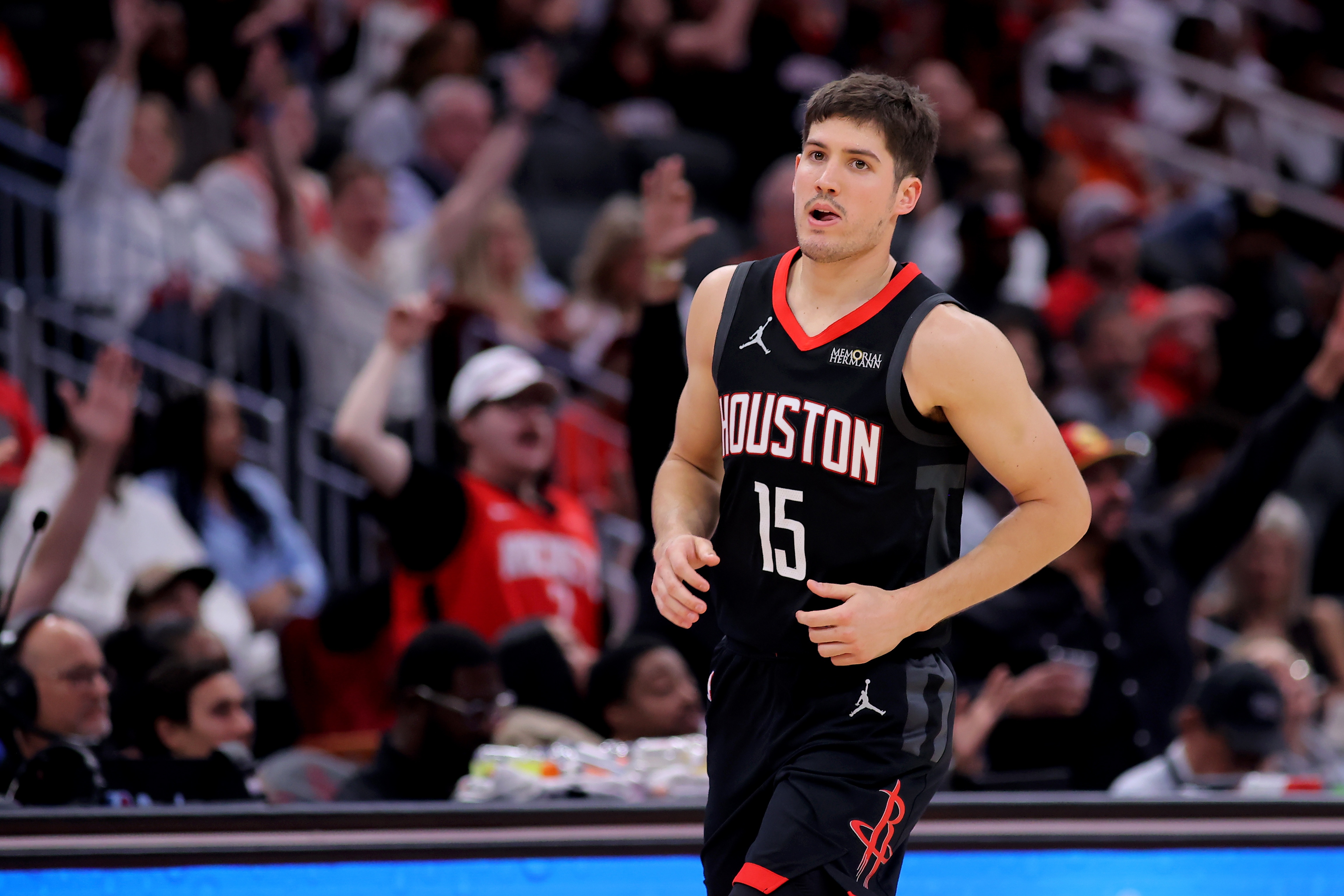 乌度卡变阵谢泼德入首发 火箭进攻端获关键提升