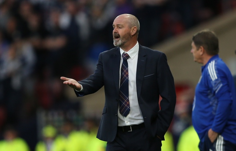 达格利什力挺克拉克留任 称不给新约是愚蠢之举