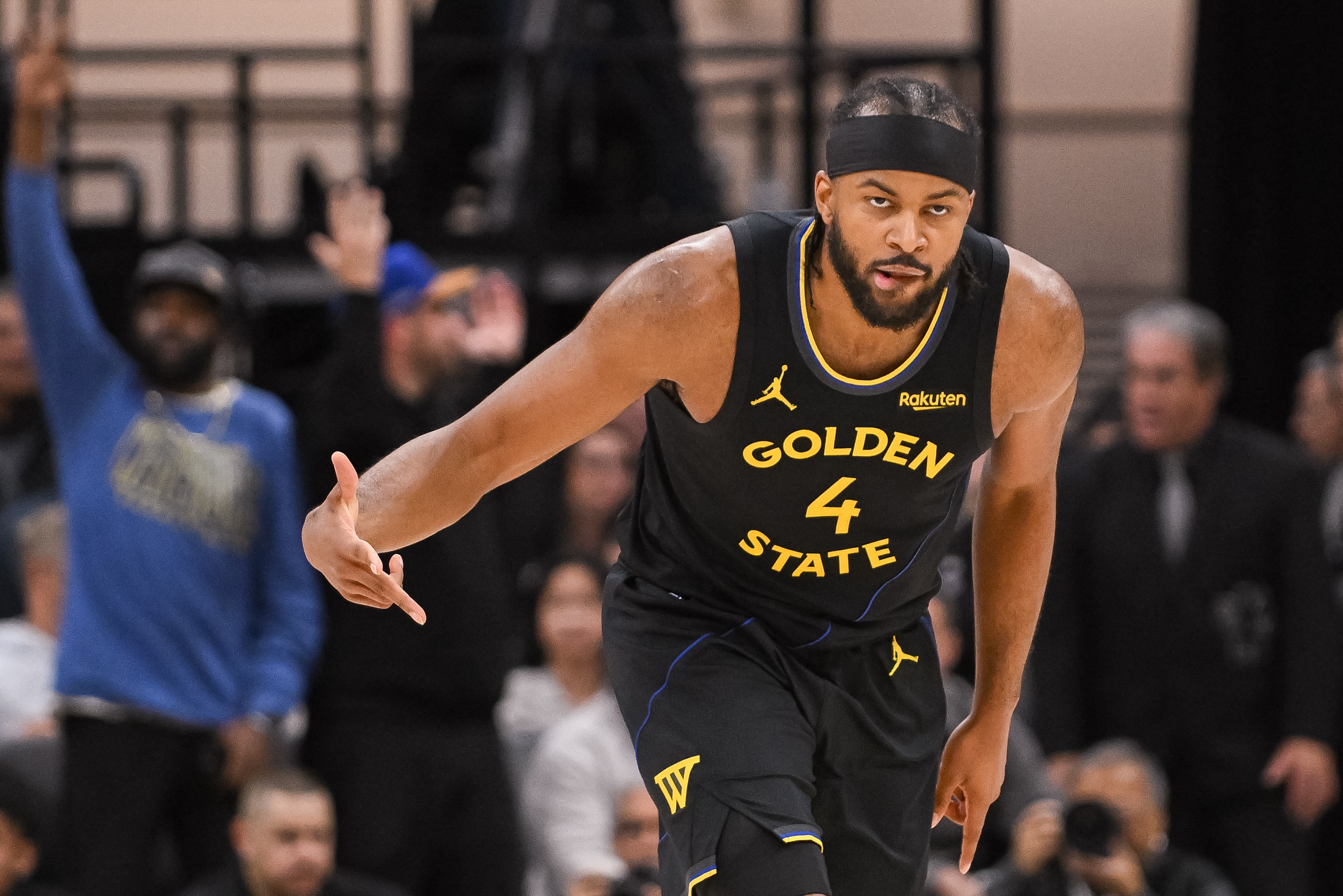 穆迪复出砍23分后膝盖重伤离场 勇士加时险胜独行侠